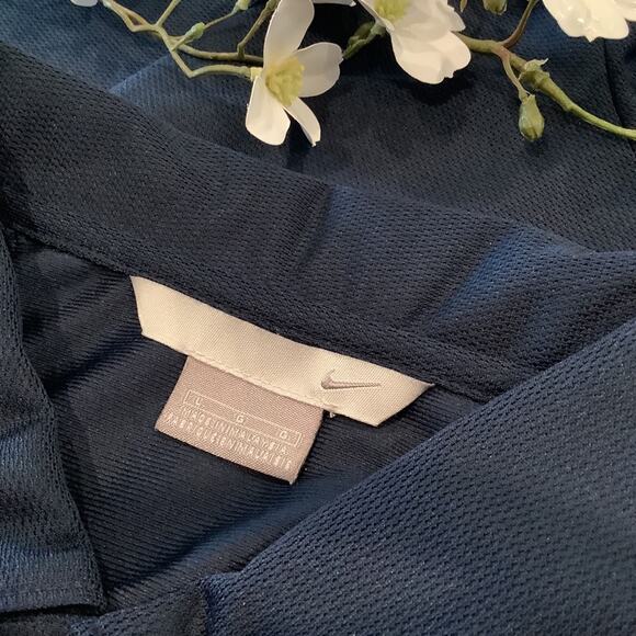 Nike Swoosh Logo Polo Shirt Textured Navy Blue Shoulder Yoke - Picture 8 of 9